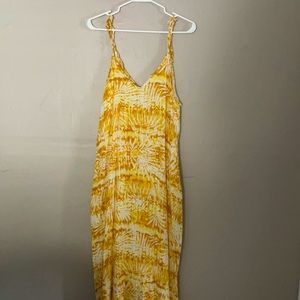 Yellow Maxi dress with pockets